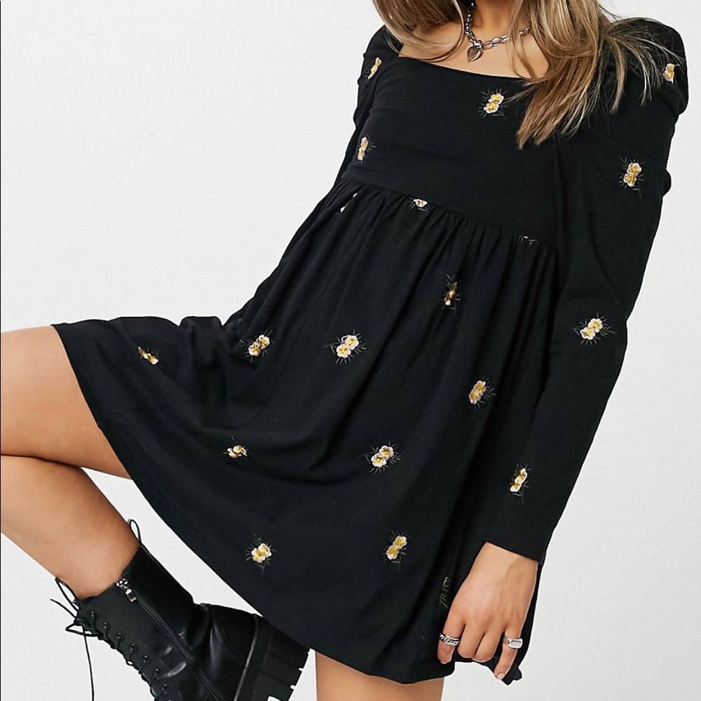 Mini daisy dress